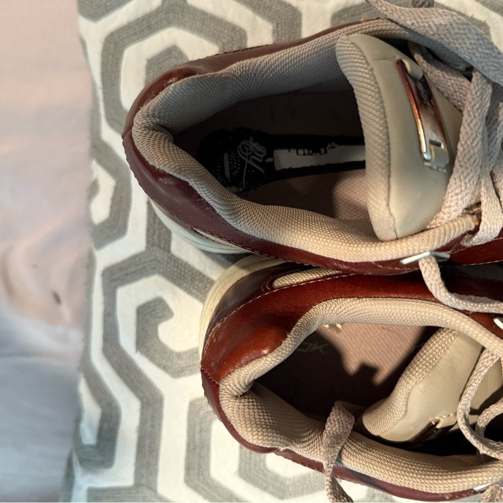 Size 9.5 - Reebok Daddy Yankee Beige/White/Brown - Picture 3 of 12